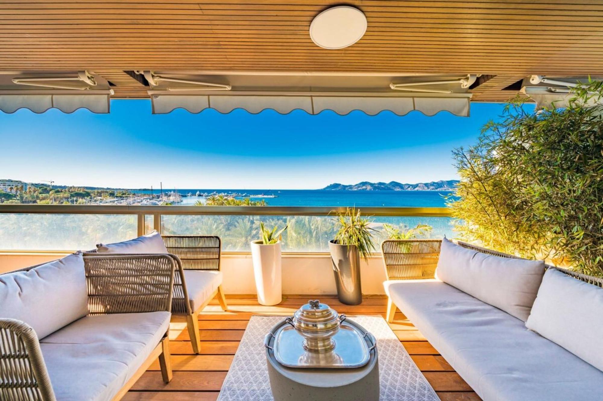 Somptuous 3 Bedroom With Sea-view On The Croisette * Cannes